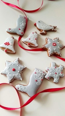 Perníková kombinace na stromeček v šedé