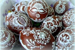 Perníková vajíčka - zdobená bíle