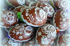 Perníková vajíčka - zdobená bíle